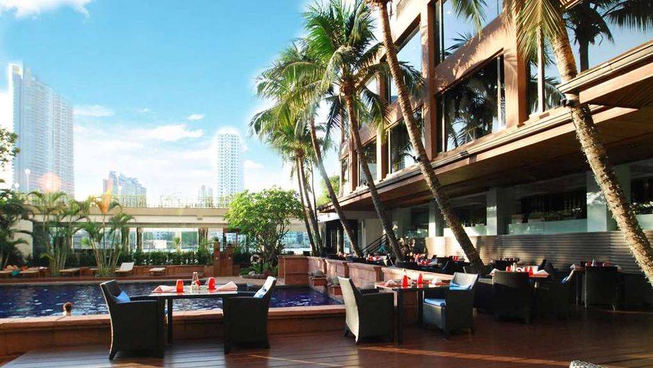 Ramada Plaza Menam Riverside Exterior