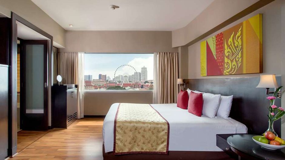 Ramada Plaza Menam Riverside Room
