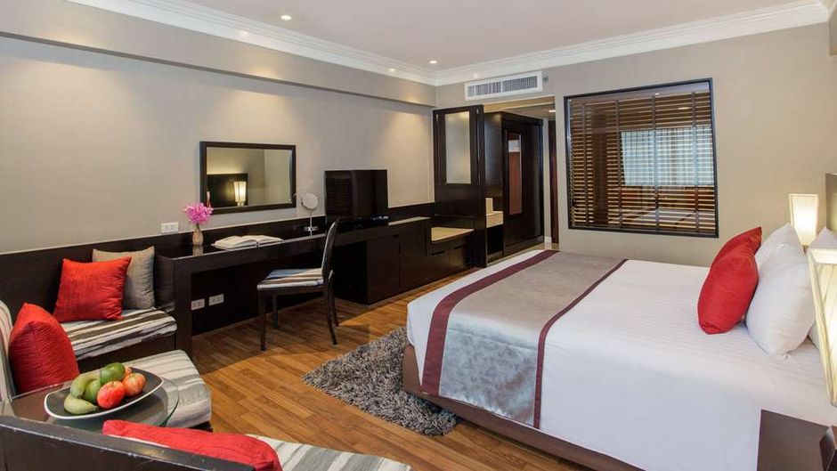 Ramada Plaza Menam Riverside Room