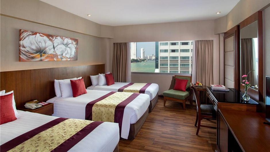 Ramada Plaza Menam Riverside Room