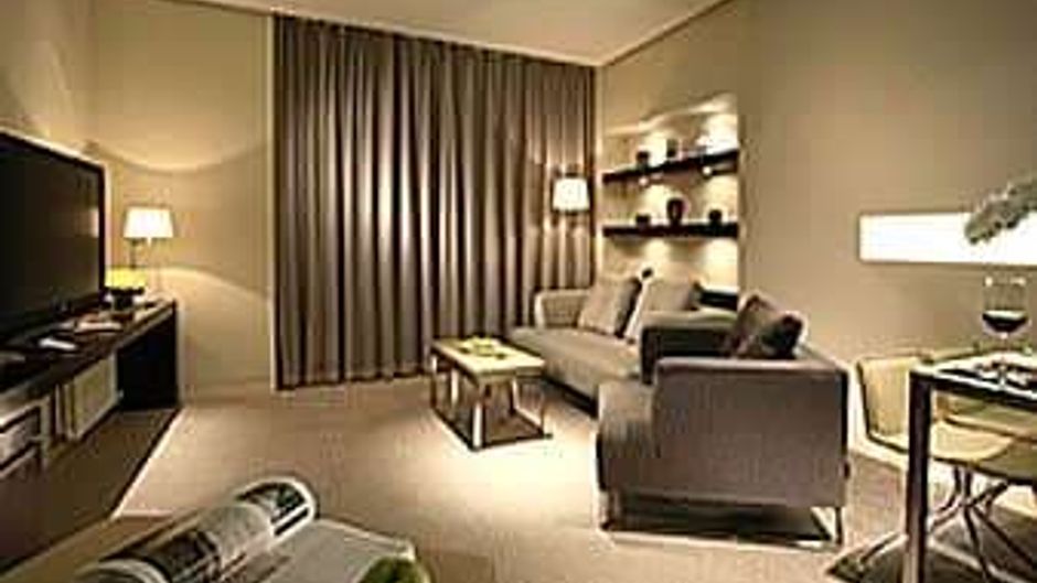 Howard Johnson Parkland Hotel Room