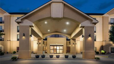 Days Inn & Suites Cedar Rapids