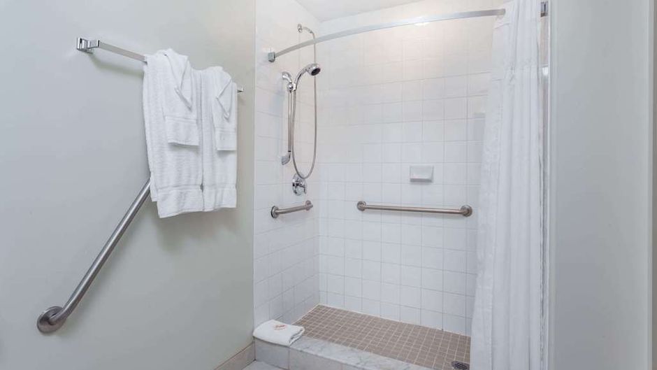 Super 8 Peterborough Room