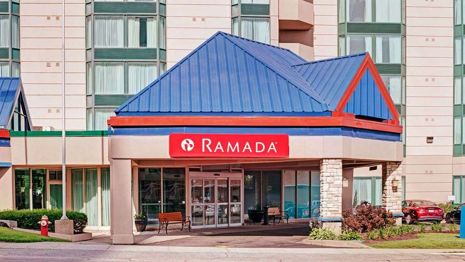 Ramada Niagara Falls/Fallsview Exterior