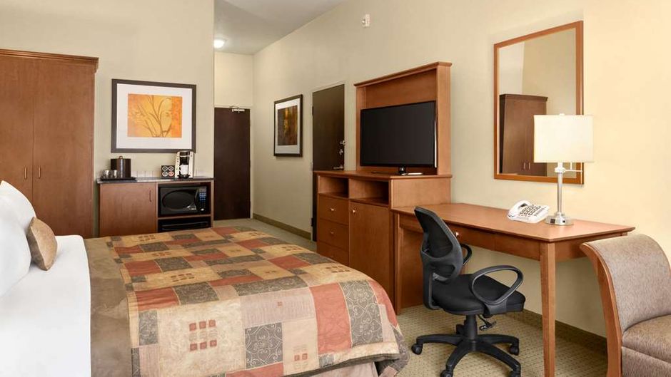 Ramada Drayton Valley Room