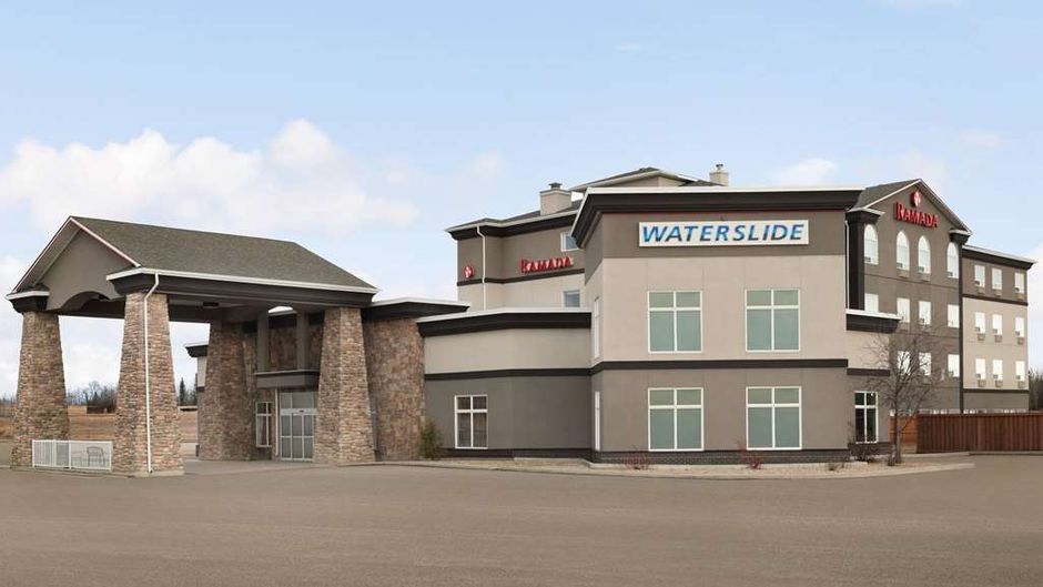Ramada Drayton Valley Exterior