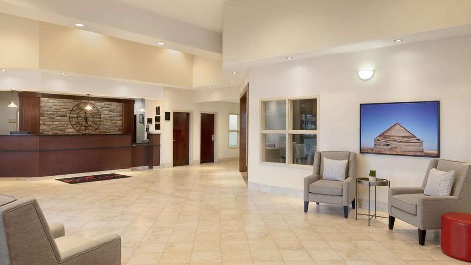 Ramada Drayton Valley Lobby
