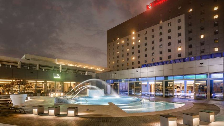 Ramada Plaza Bucharest Convention Center Pool