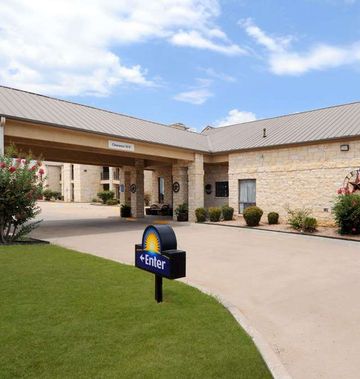 Days Inn & Suites Llano