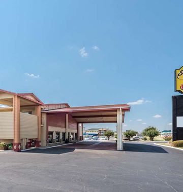 Super 8 Waco/Mall area