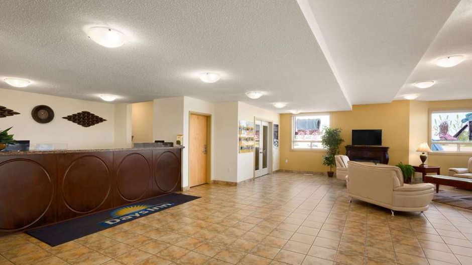 Days Inn Bonnyville Lobby