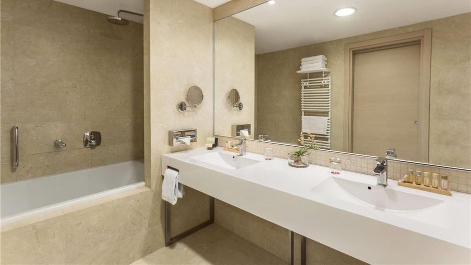 Ramada Oradea Suite