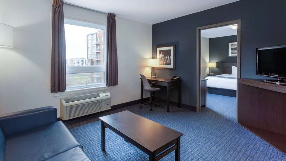Super 8 Lachenaie/Terrebonne Suite