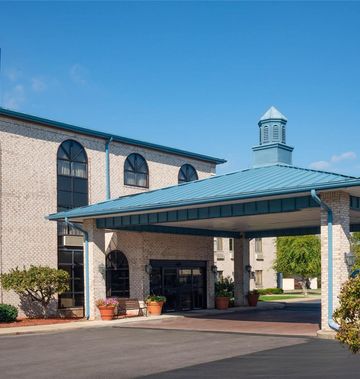Baymont Inn & Suites Plainfield