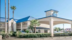 Days Inn & Suites Winnie