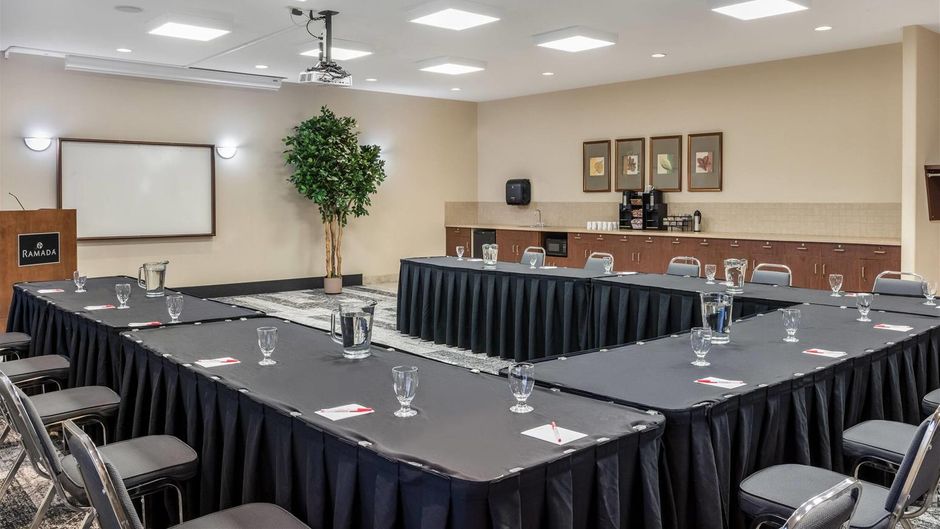 Ramada Lac La Biche Meeting