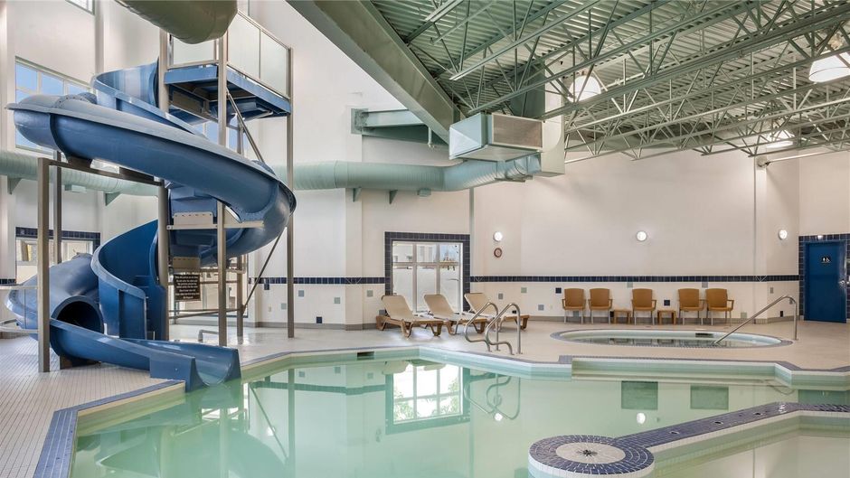 Ramada Lac La Biche Pool