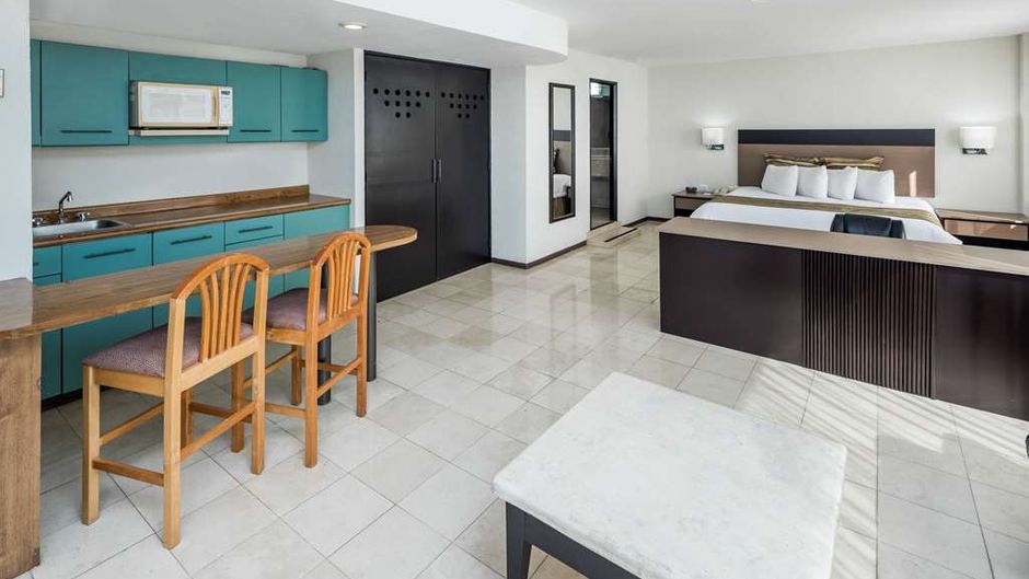 Ramada Hola Culiacan Room