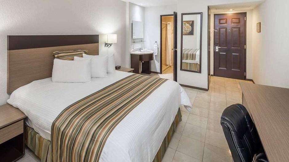 Ramada Hola Culiacan Room