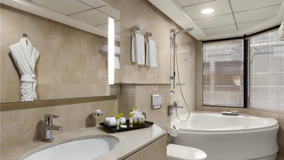 Ramada Hotel & Suites Ajman Room