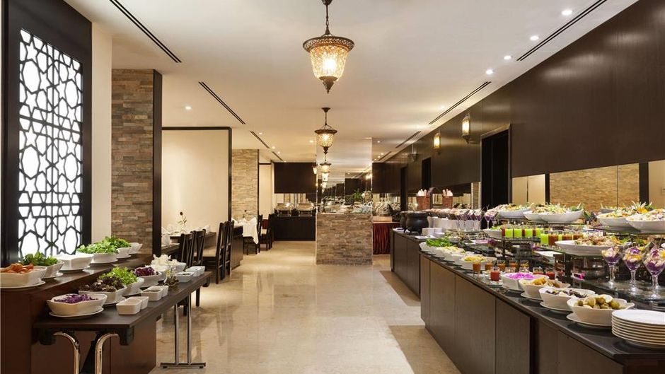 Ramada Hotel & Suites Ajman Restaurant