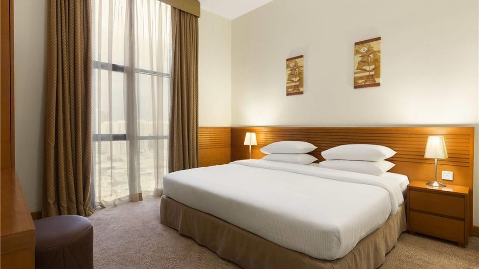 Ramada Hotel & Suites Ajman Suite