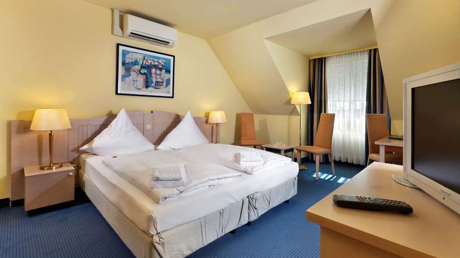 Tryp by Wyndham Aquamarin Luebeck Room