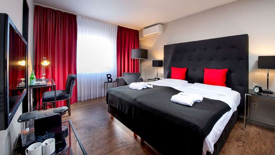 TRYP by Wyndham Bremen Airport Room