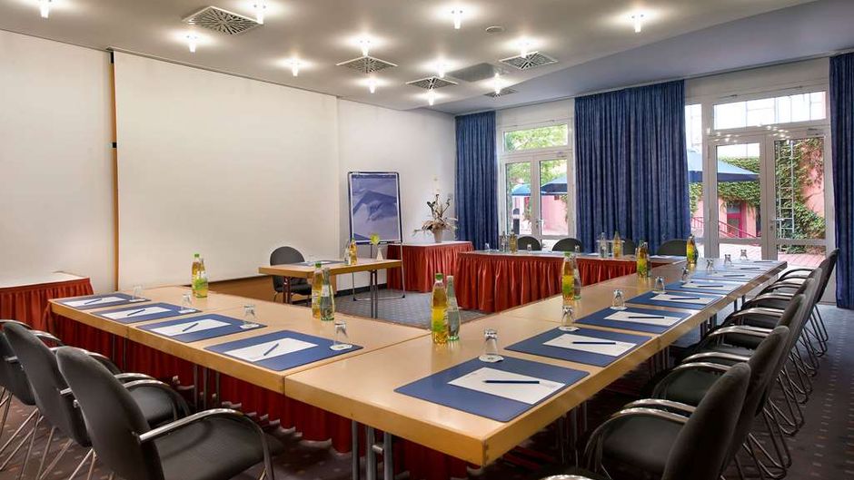Tryp by Wyndham Halle Meeting