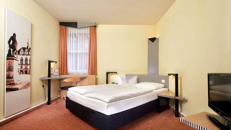Tryp by Wyndham Halle Room