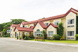 Microtel Inn & Suites by Wyndham Tarlac