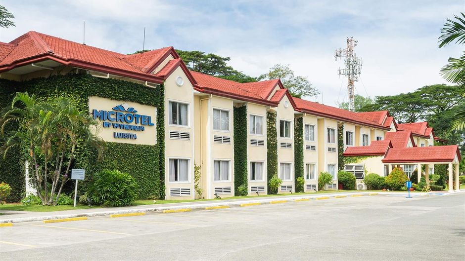 Microtel Inn & Suites by Wyndham Tarlac Exterior