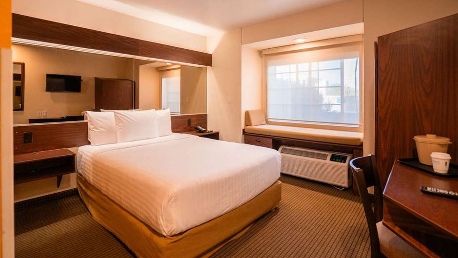 Microtel Inn & Suites Ciudad Juarez Room