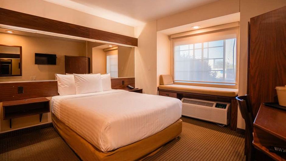 Microtel Inn & Suites Ciudad Juarez Room