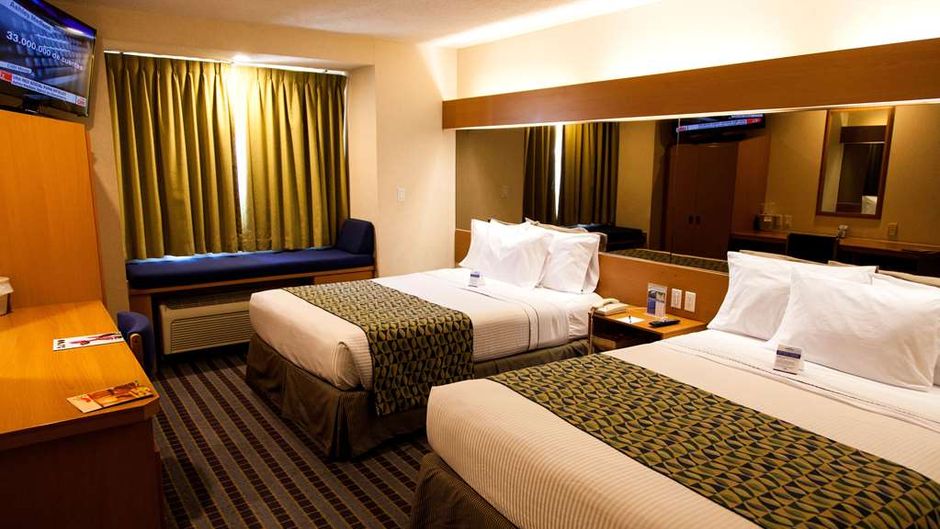 Microtel Inn/Suites by Wyndham Chihuaha Room