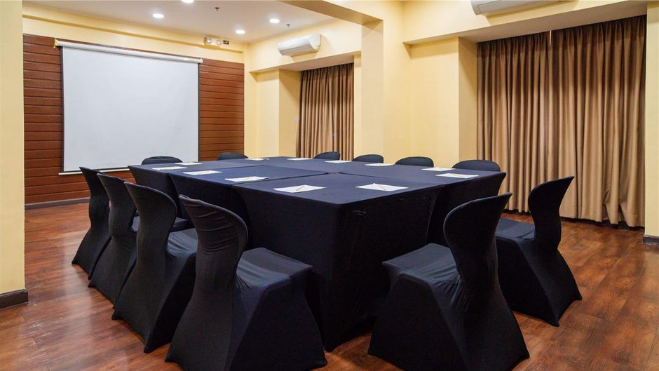 Microtel by Wyndham Baguio Meeting