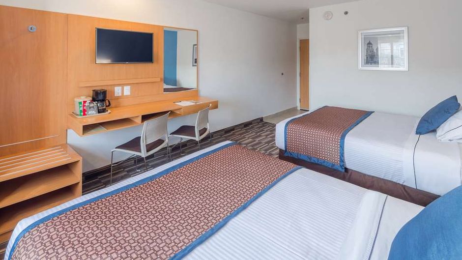 Microtel Inn & Stes by Wyndham Culiacan Room
