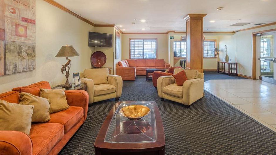 Microtel Inn & Stes by Wyndham Culiacan Lobby