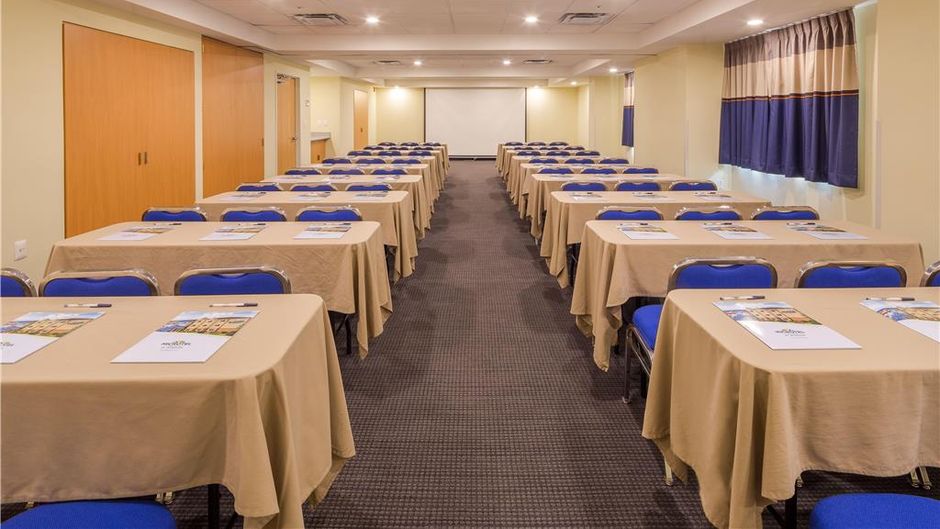 Microtel Inn & Stes by Wyndham Culiacan Meeting