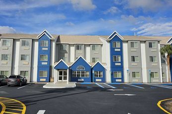 Microtel Inn & Suites Bushnell