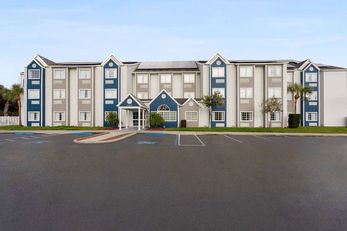 Microtel Inn & Suites Zephyrhills