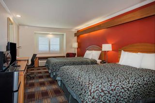 Days Inn & Suites Antioch