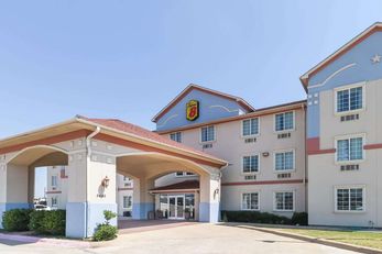Super 8 Alvarado