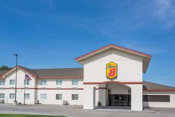 Super 8 Alma