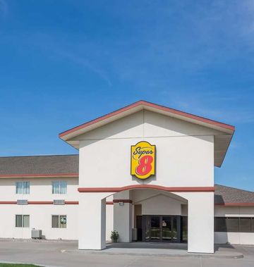 Super 8 Alma