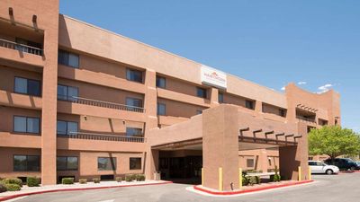 Hawthorn Suites by Wyndham Albuquerque
