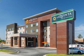 La Quinta Inn & Suites Fort Eisenhower