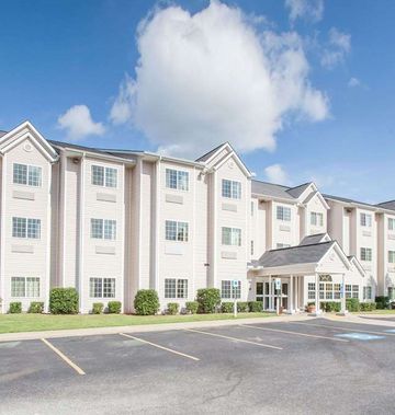 Microtel Inn & Suites by Wyndham Rogers