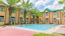 Microtel Inn & Suites Cabanatuan