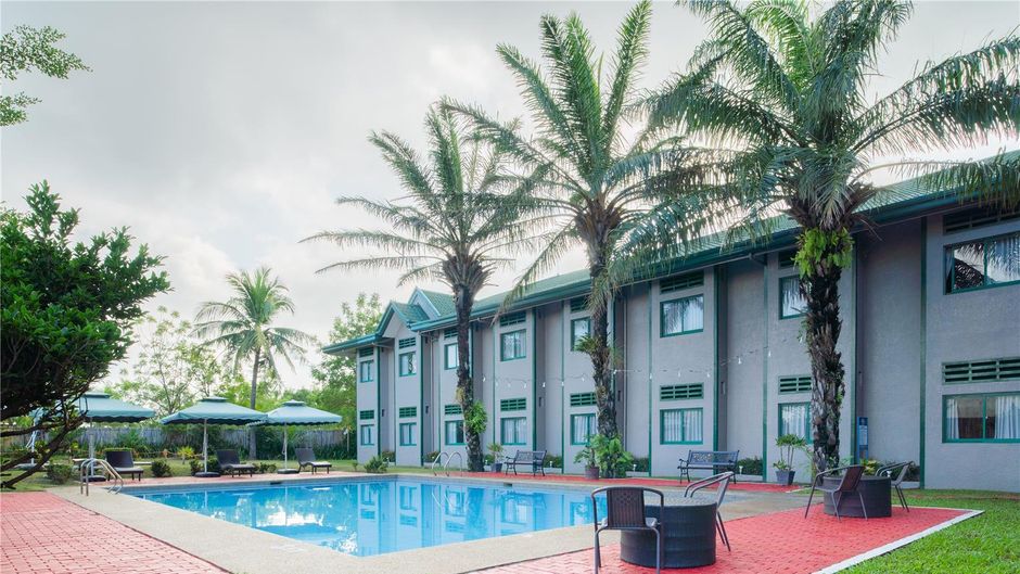 Microtel Inn & Suites Cabanatuan Pool